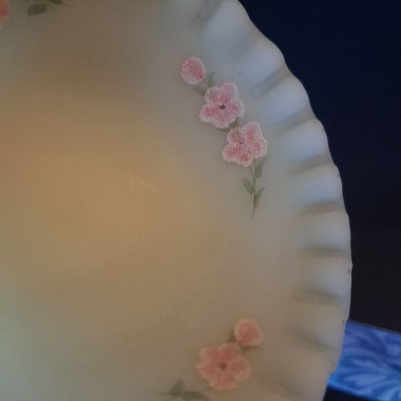 Fenton Scalloped Edge Custard Glass Pedestal Hand Painted Pink Roses Compote - Picture 11 of 16